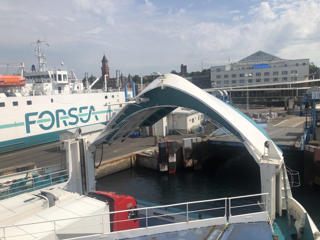 Färja i Helsingborg lägger till